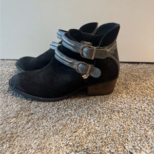 Steve Madden Black and Gray Ankle Boots